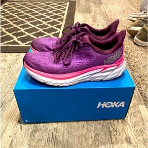 Hoka Clifton 8 Purple running shoes